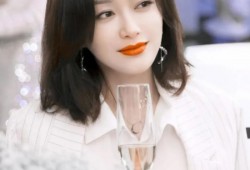 娱乐吃瓜电影经纪人是谁,揭秘娱乐圈“吃瓜”电影背后的神秘经纪人